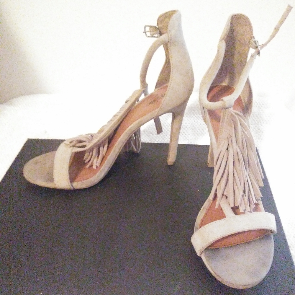 Taupe stiletto